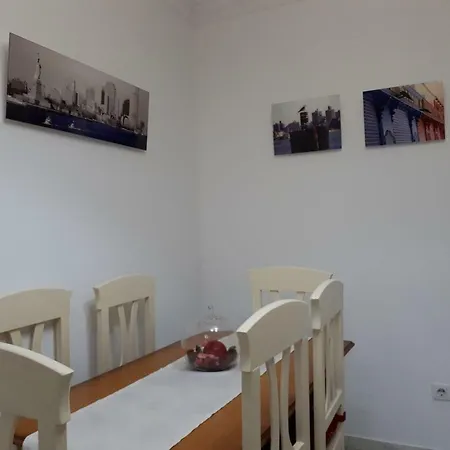 Calle Armas,9 Apartment